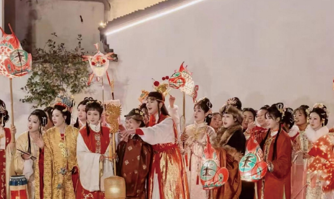 百年仙子迎春天